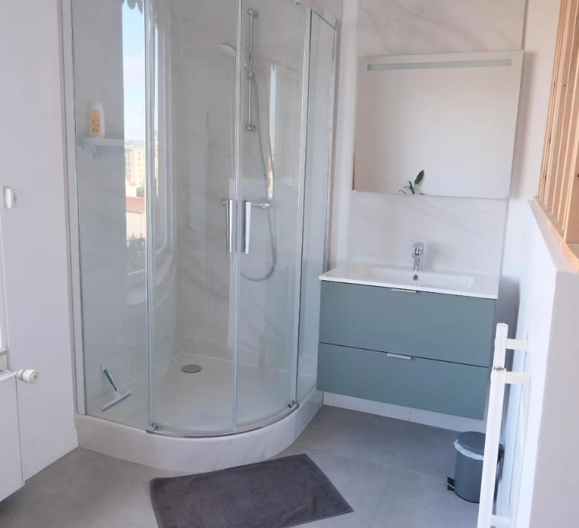 Grand Appartement 80M² - Suite Parentale Villeurbanne 0*,